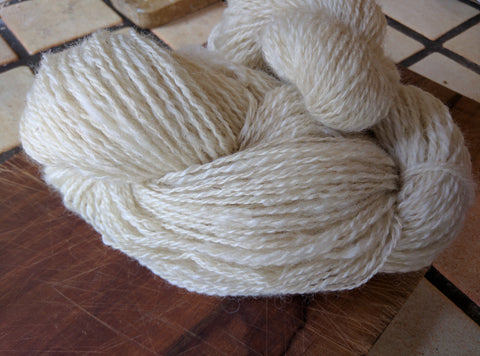 100 % wol Hand Gesponnen Melkwitte wolk - Herbalana